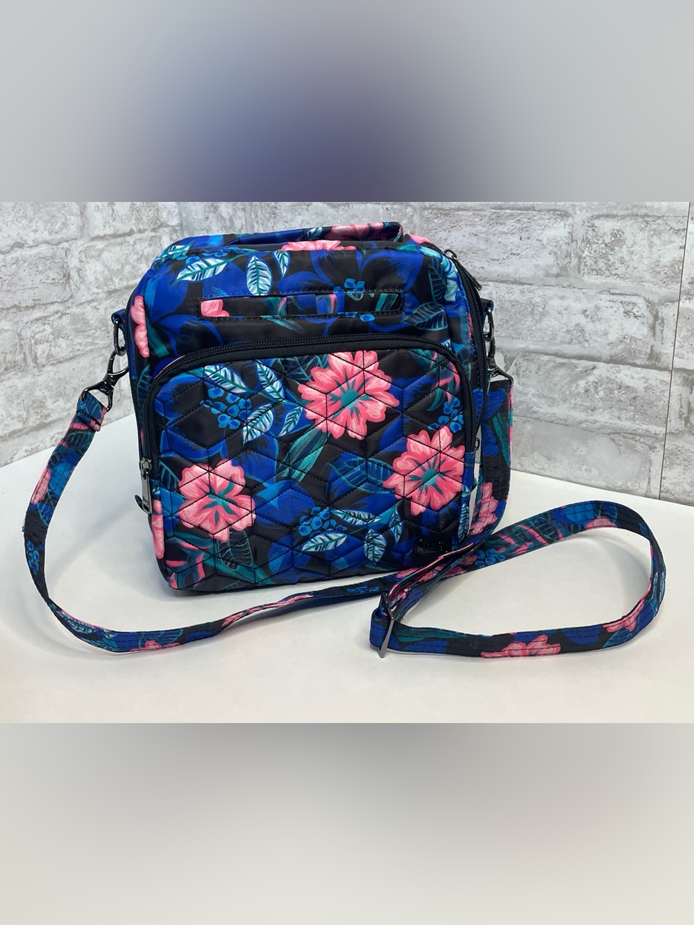 Lug Ranger Tropical Crossbody Bag Organizer Purse Resort Tropics NWOT Blue Pink
